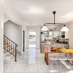 Sweet Seaview Villa *