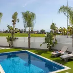 Sweet Seaview Villa *