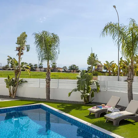 Sweet Seaview Villa *