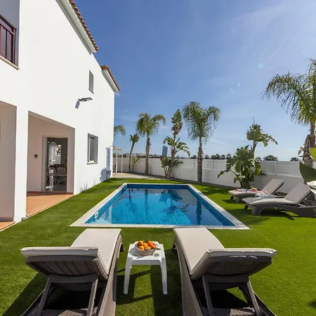 Sweet Seaview Villa *