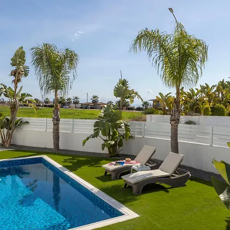 Sweet Seaview Айя-Напа